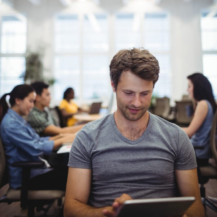 Génération de contenus multimédias (texte, image, audio) avec l’IA